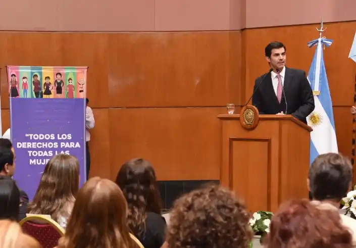 Urtubey promulgó la Ley de Género en Salta: "Ganamos derechos"