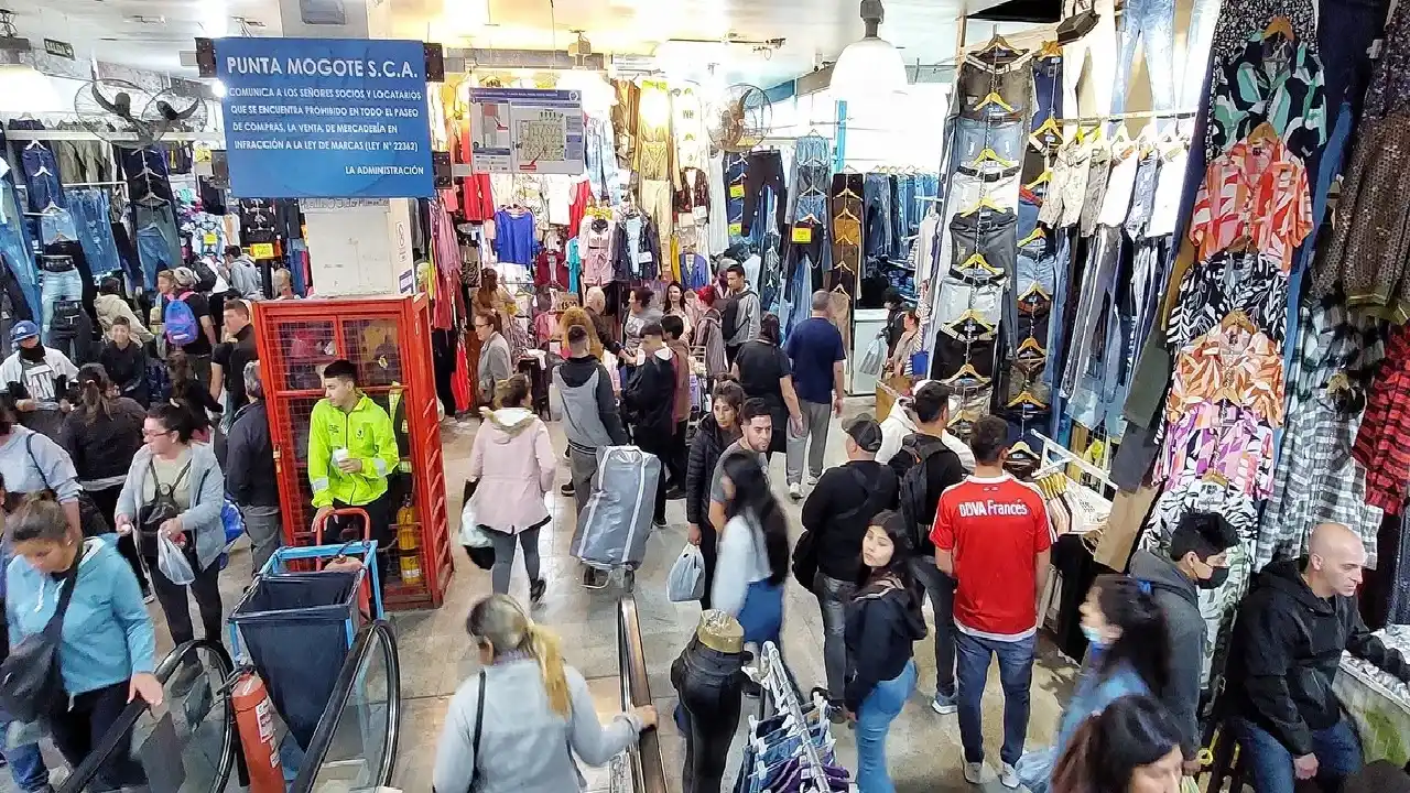 Reabre 'La Salada', las populares ferias de Lomas de Zamora