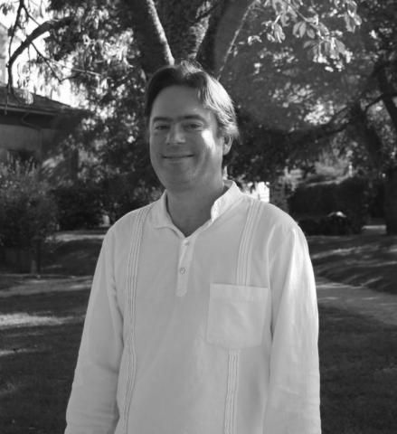Nos visitará el poeta francés Pascal Mora