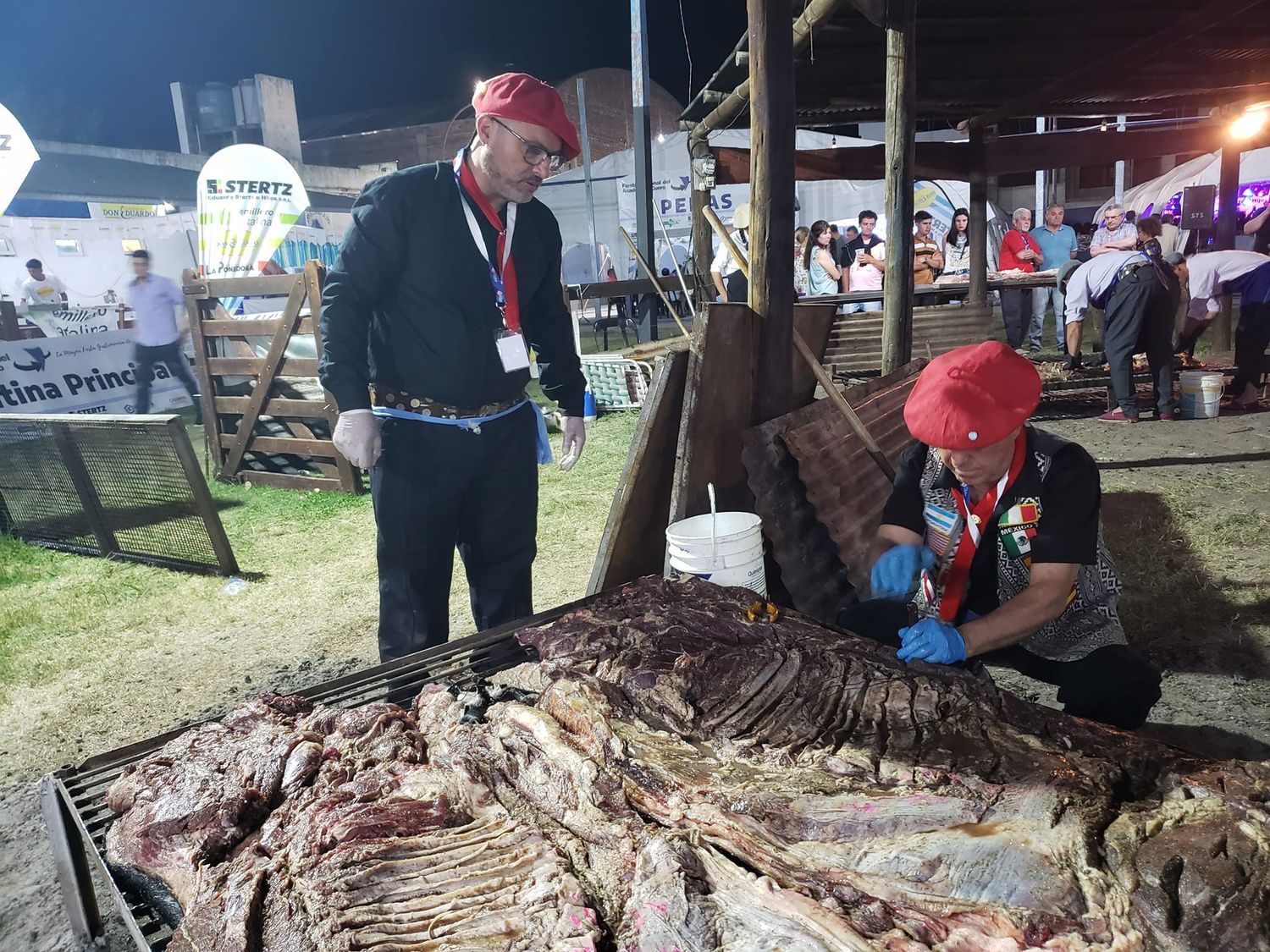 Viale va preparando el fogón para una nueva edición de la Fiesta Nacional del Asado con Cuero