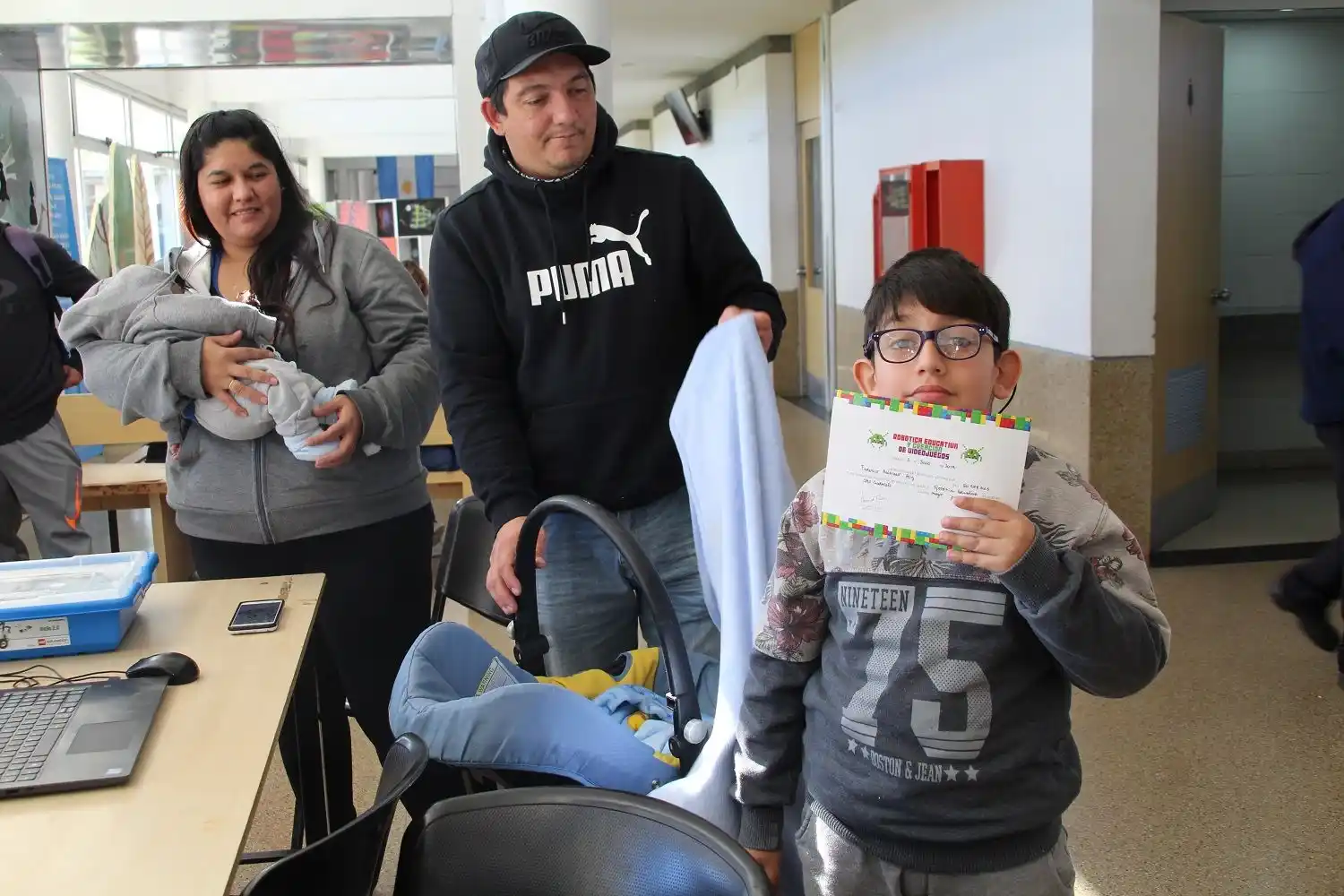 Más de 300 rosarinos ya disfrutaron de los talleres de robótica y videojuegos