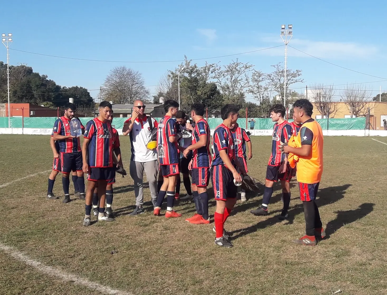 El Apertura para Primera A, al rojo vivo: Mitre perdió en Baradero con Rivadavia y le dejó la punta a Paraná