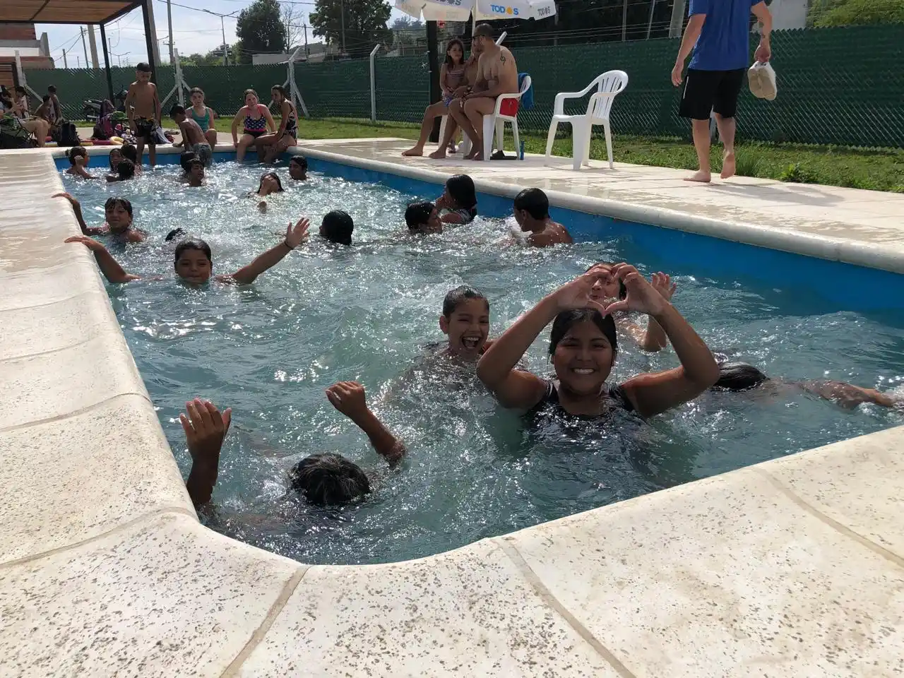 pileta de corazon tandilense cacha 10-01-25 - 4