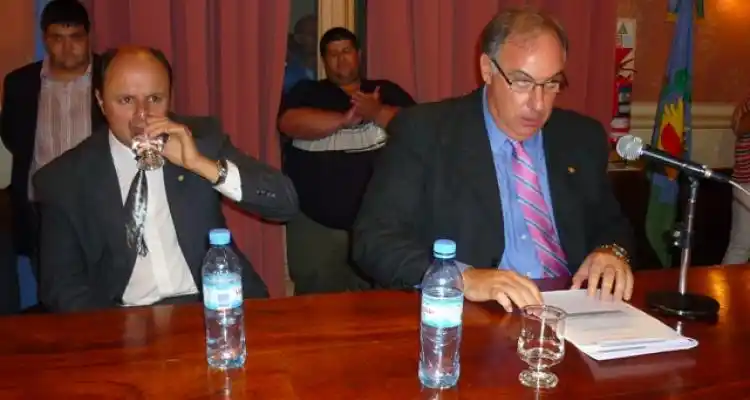 Barbieri confirmó que planteará un conflicto de poderes por la retención de las dietas