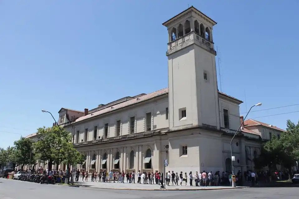 Se presentó la serie “Derecho Viejo”, protagonizada por Luis Brandoni