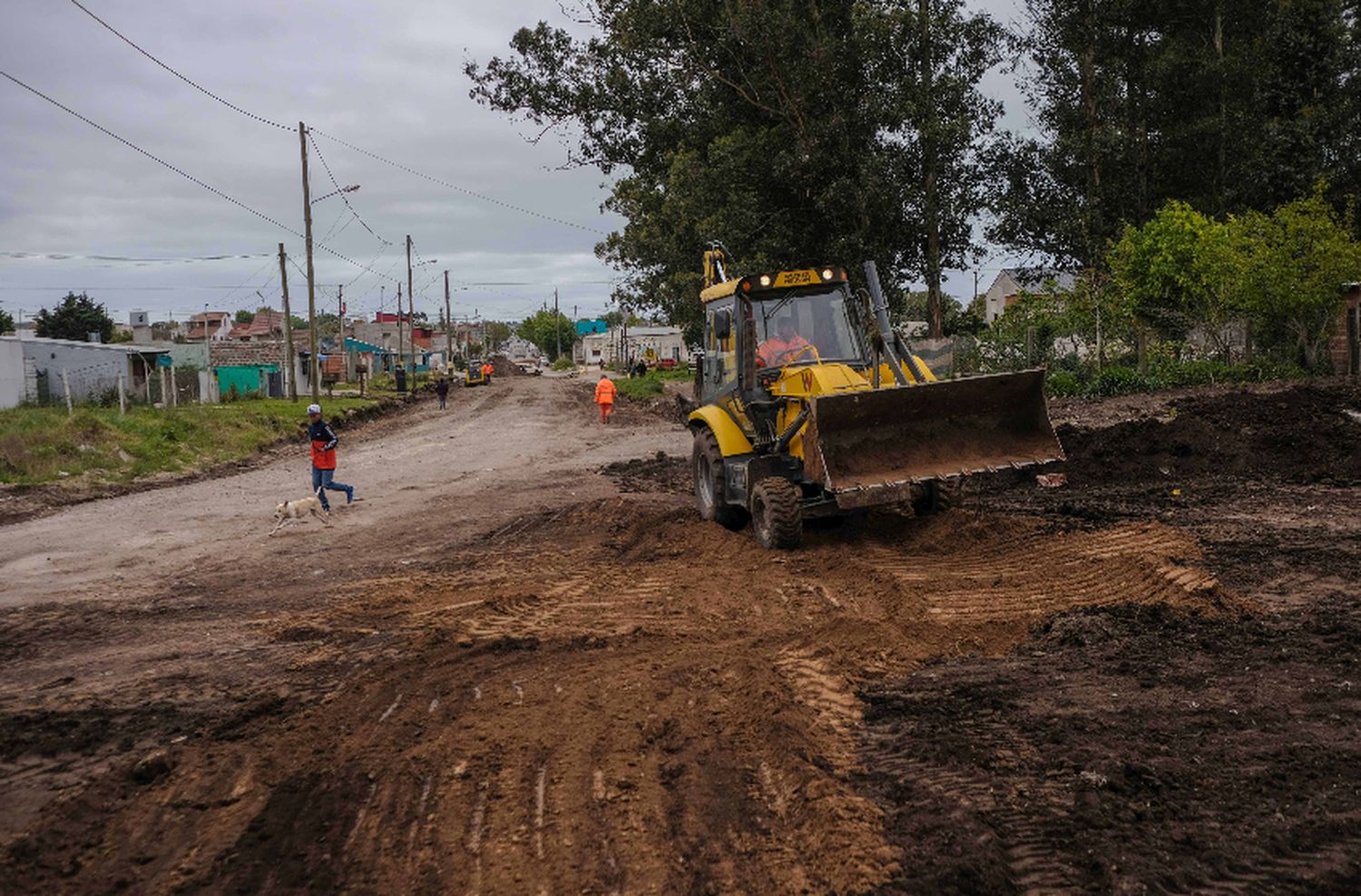 Comenzaron obras de asfalto en el barrio Nuevo Golf