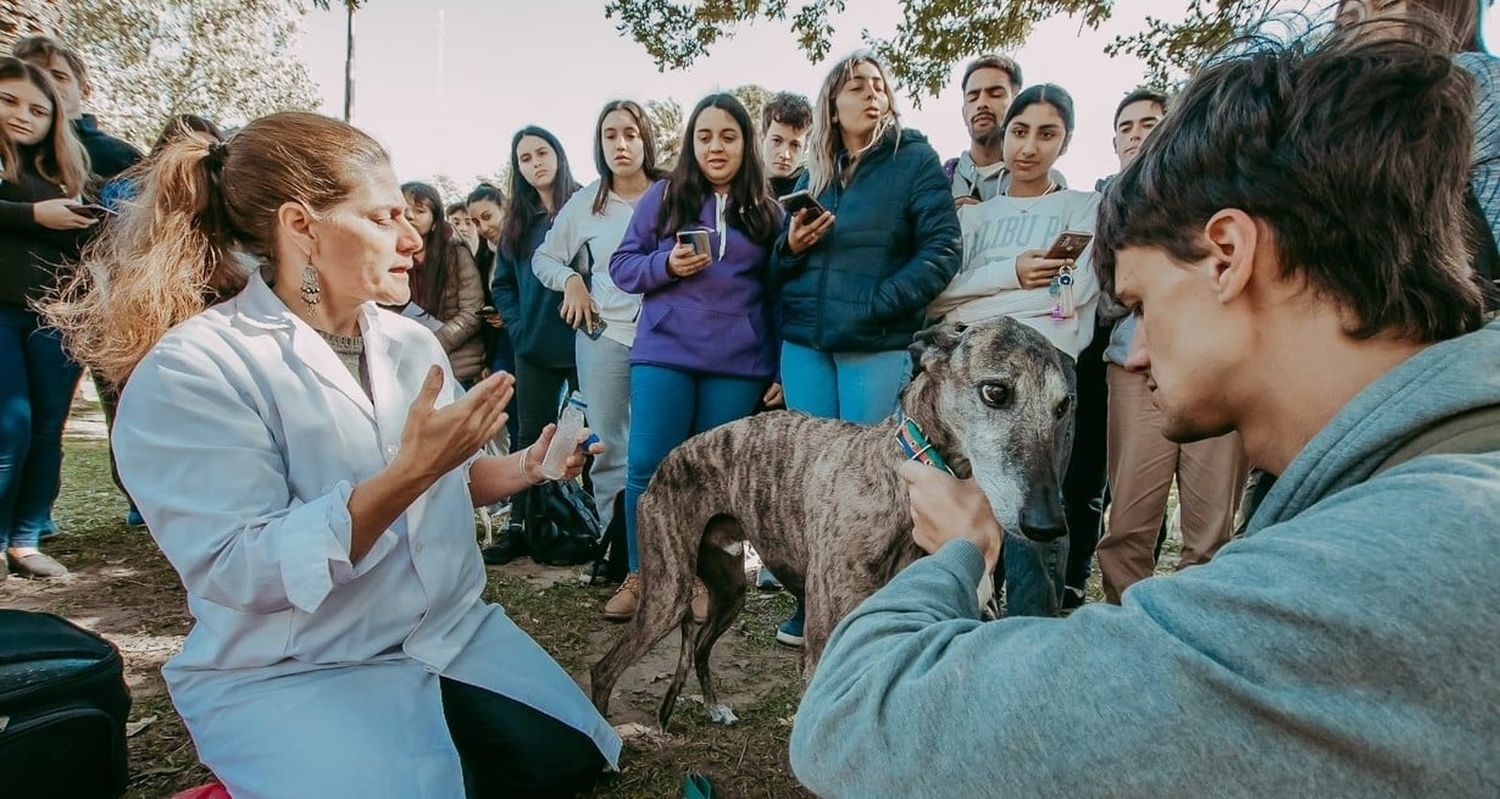 Gran adhesión de docentes, estudiantes y vecinos de toda la región.