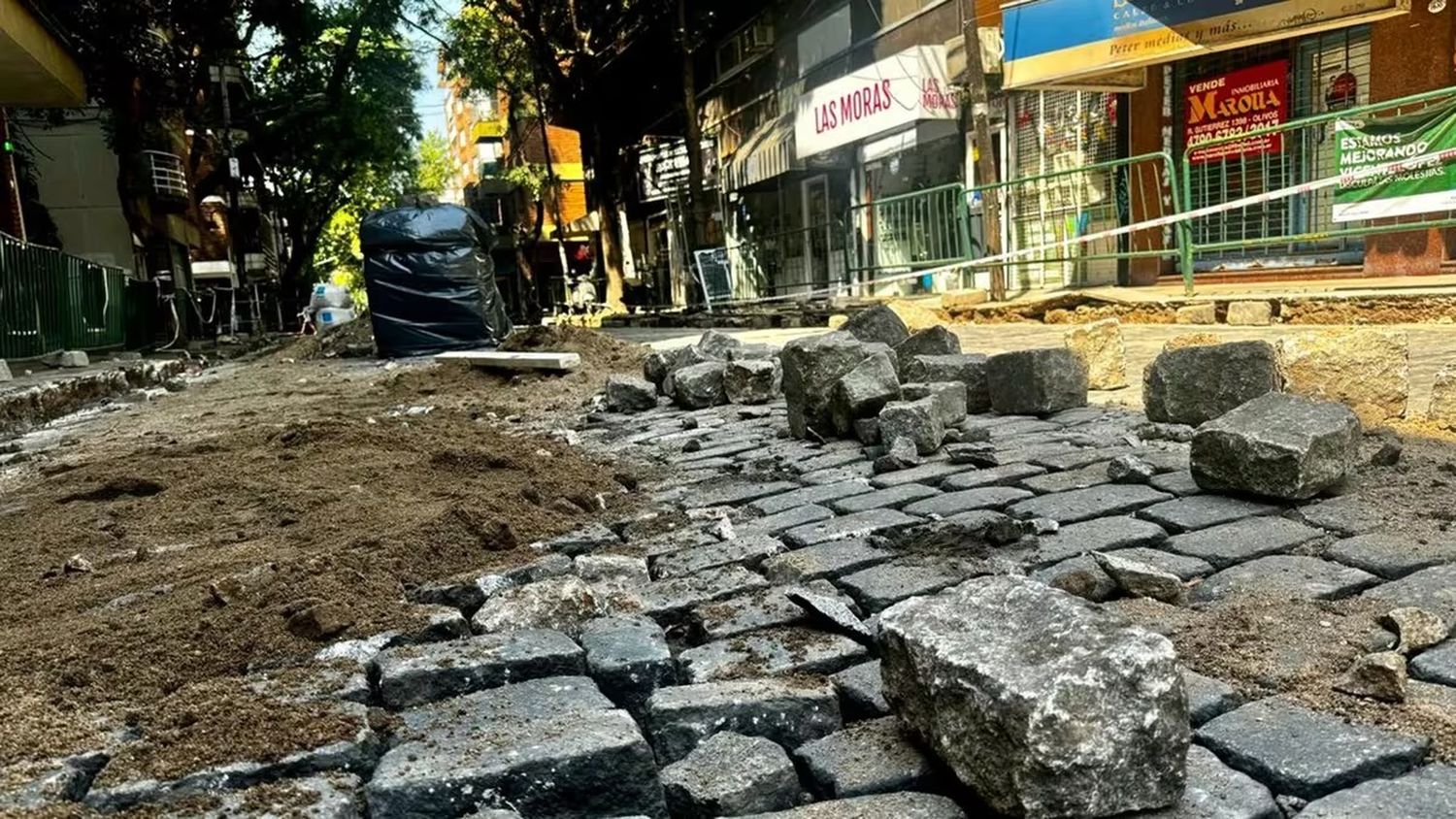 Tras la polémica por la remoción de adoquines, suspenden obras complementarias en el casco histórico de Olivos