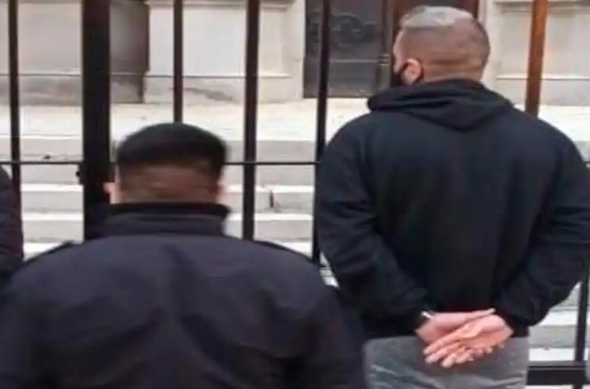 Le robó el celular en un impactante choque y lo extorsionó: lo atraparon cuando realizaba la transacción