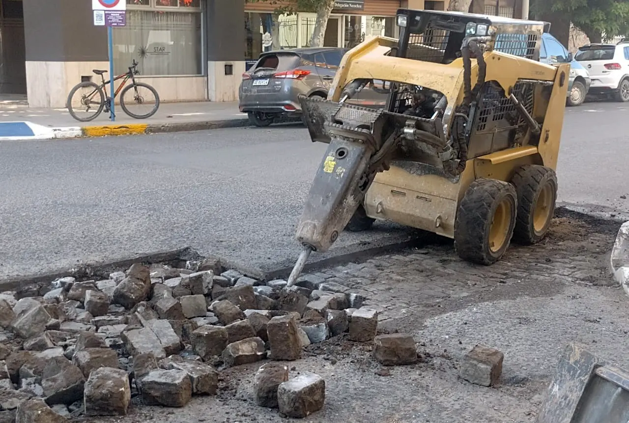 Trabajos. En la intersección de 55 y 64