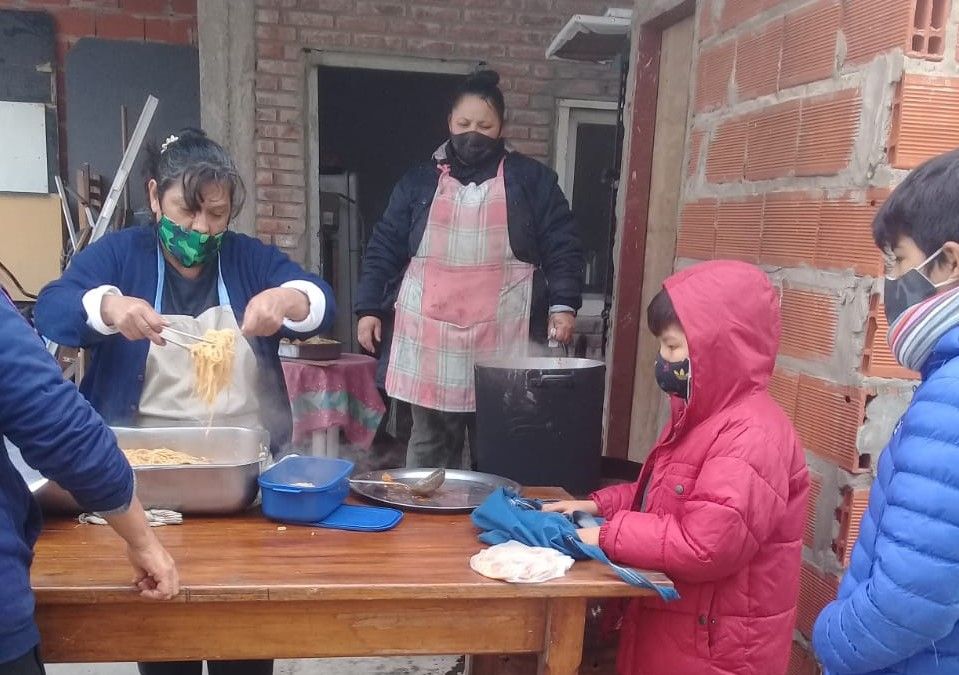 Abrió un merendero para darle de comer a 200 chicos y descubrió que una agrupación política se queda con sus subsidios