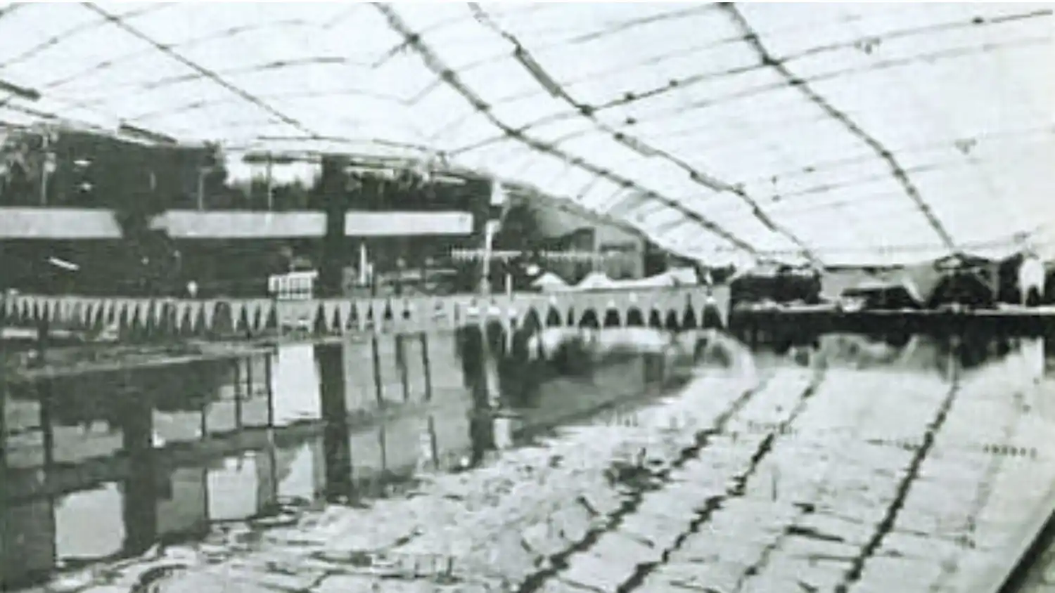 La pileta climatizada del Club Los Andes. A pocos meses de haberse inaugurado el techo se derrumbó. (Foto: Víctor Damianovich-El Imparcial)