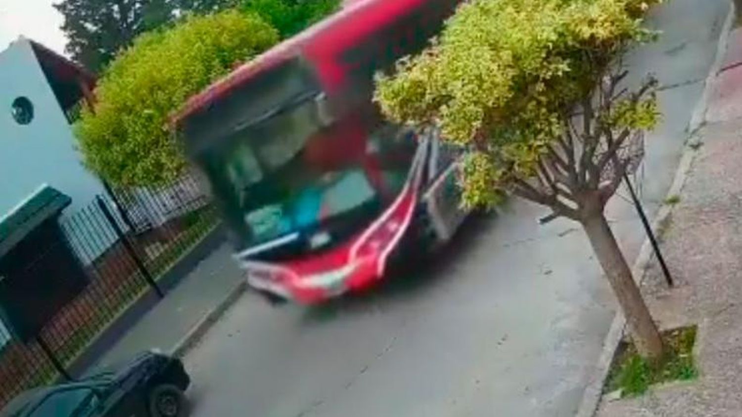 Un chico de 12 años se robó un colectivo en Córdoba y manejó más de tres kilómetros