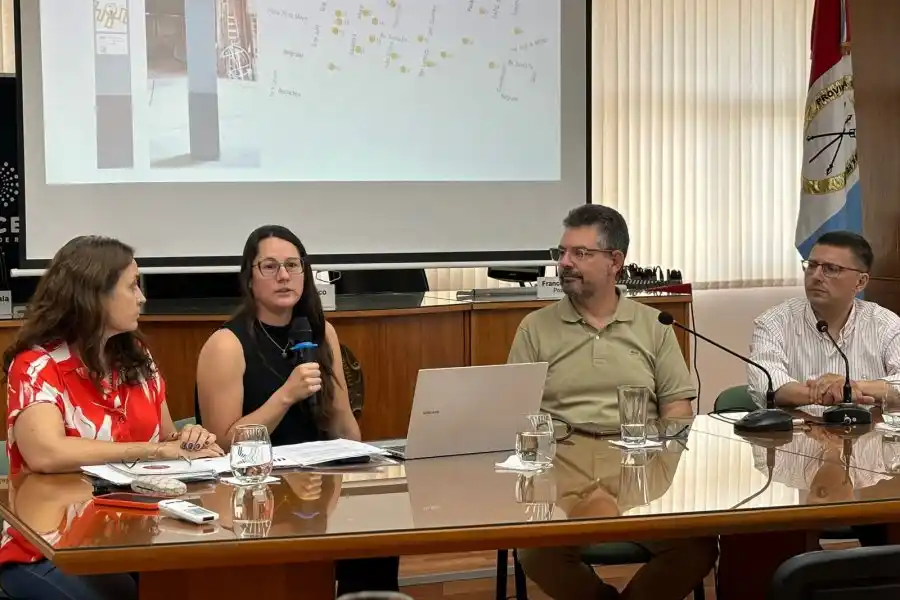 Obras en pleno centro: los funcionarios del Ejecutivo presentaron el proyecto a los concejales