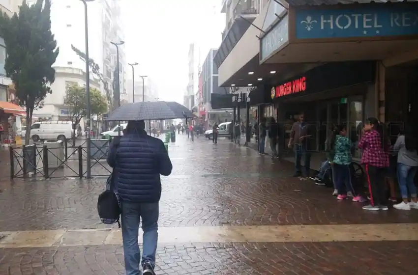 La lluvias vuelven a adueñarse del día