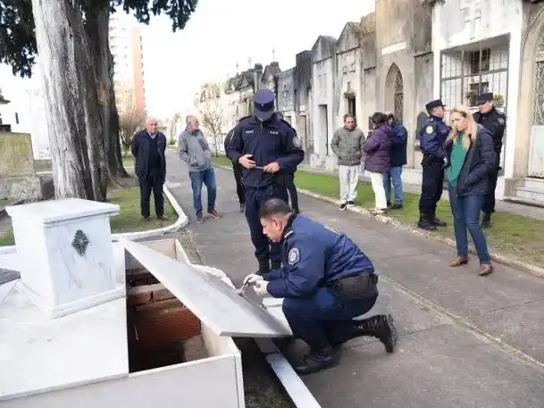 Profanación en un cementerio de Entre Ríos: investigan el robo de restos óseos