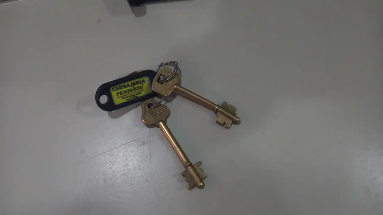 Encontraron un juego de llaves en Gomendio 1200
