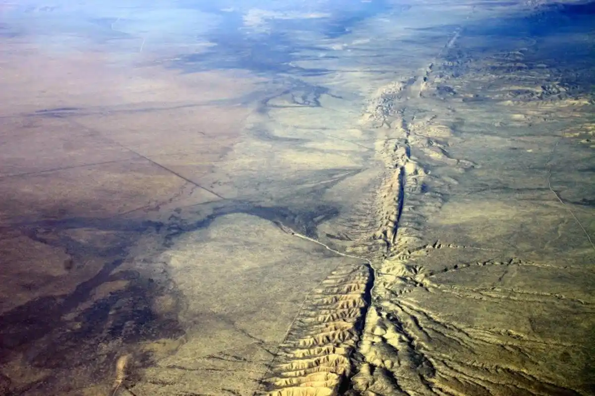 ¡ATERRADOR! Gran grieta submarina provocaría un devastador terremoto (+ Video)