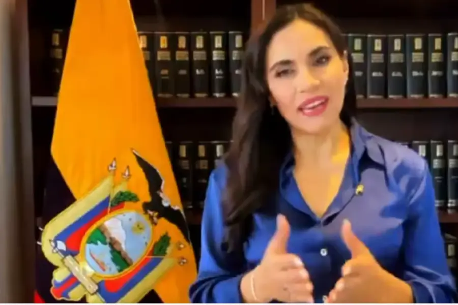 La vicepresidenta de Ecuador asume la Presidencia este domingo