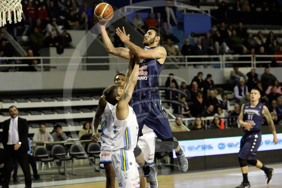 Peñarol padeció un segundo tiempo de terror