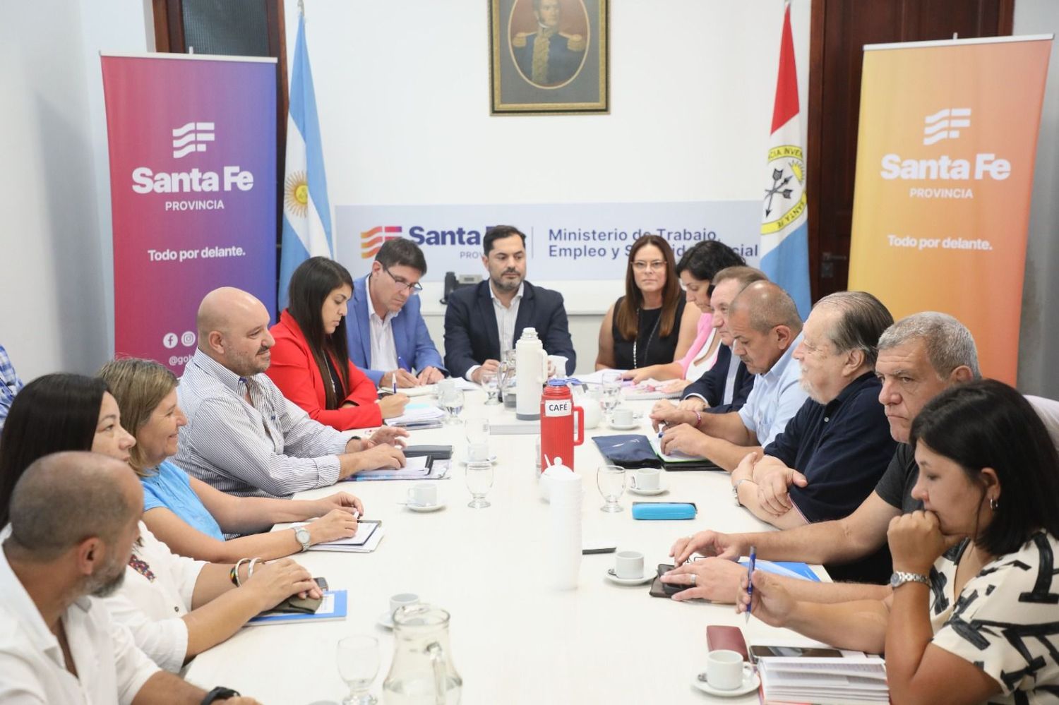 Gobierno y gremios desarrollaron la segunda reunión paritaria.