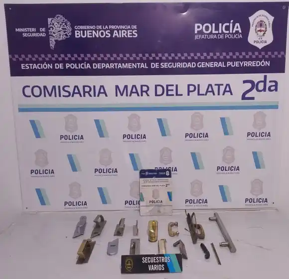 Capturaron a una ladrona con once picaportes de casas del barrio San José