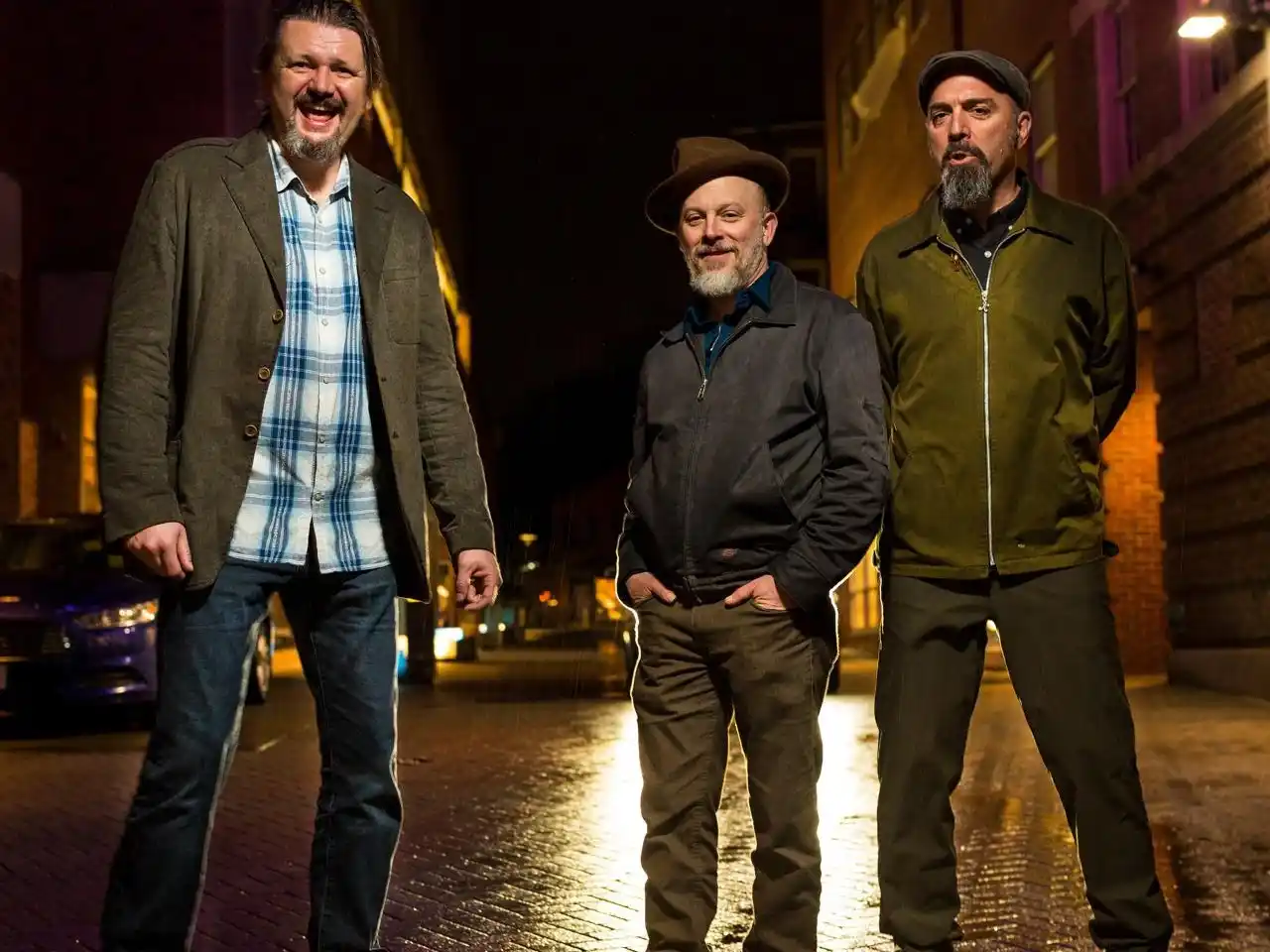 Con tres discos editados y una impronta sonora inconfundible, el grupo se posiciona como una experiencia musical distinta dentro del circuito internacional.