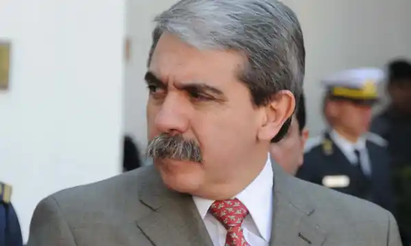 Aníbal Fernández fue asaltado en Gerli y se llevaron su BMW