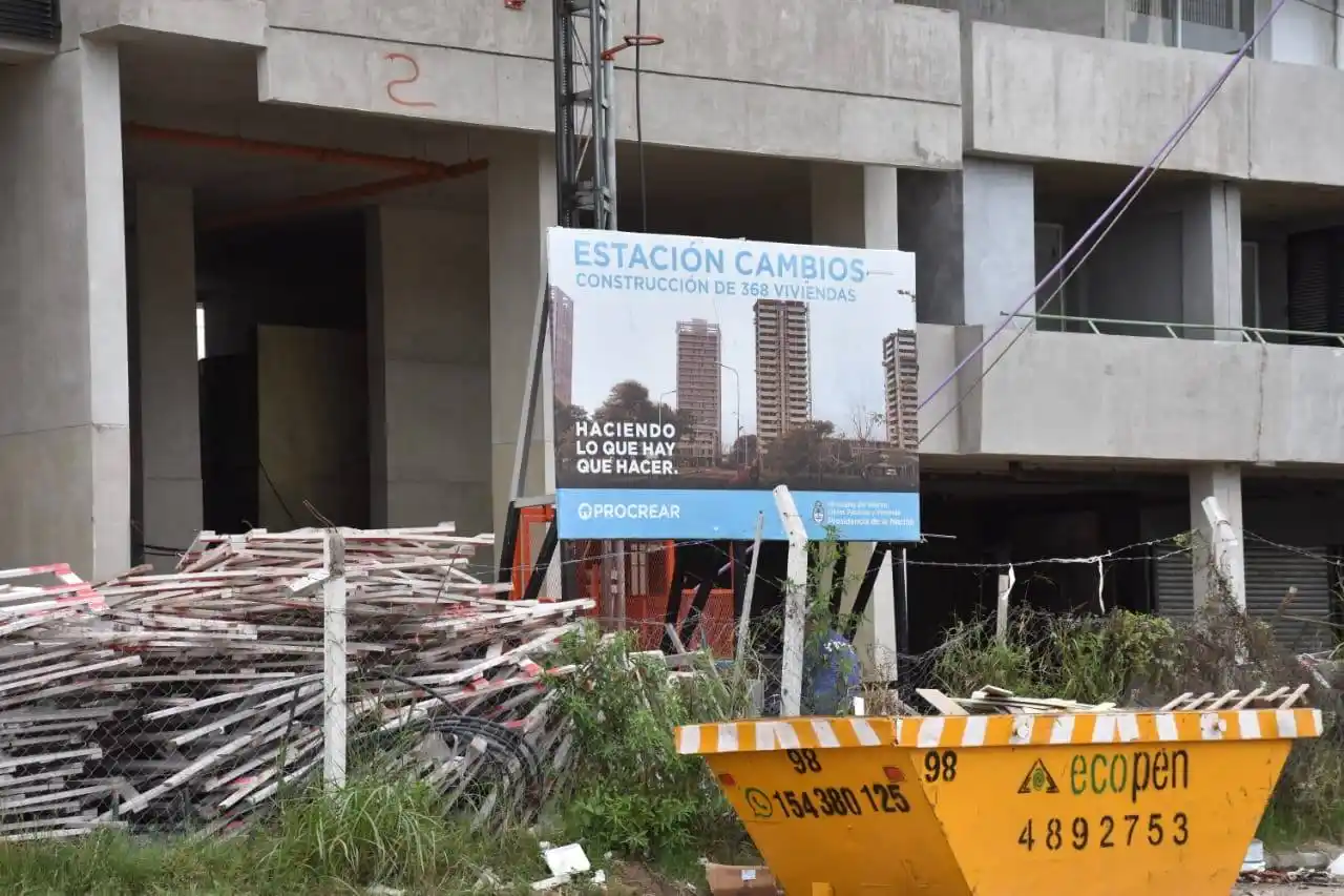 Denuncian paralización de la obra del PROCREAR Parque Federal