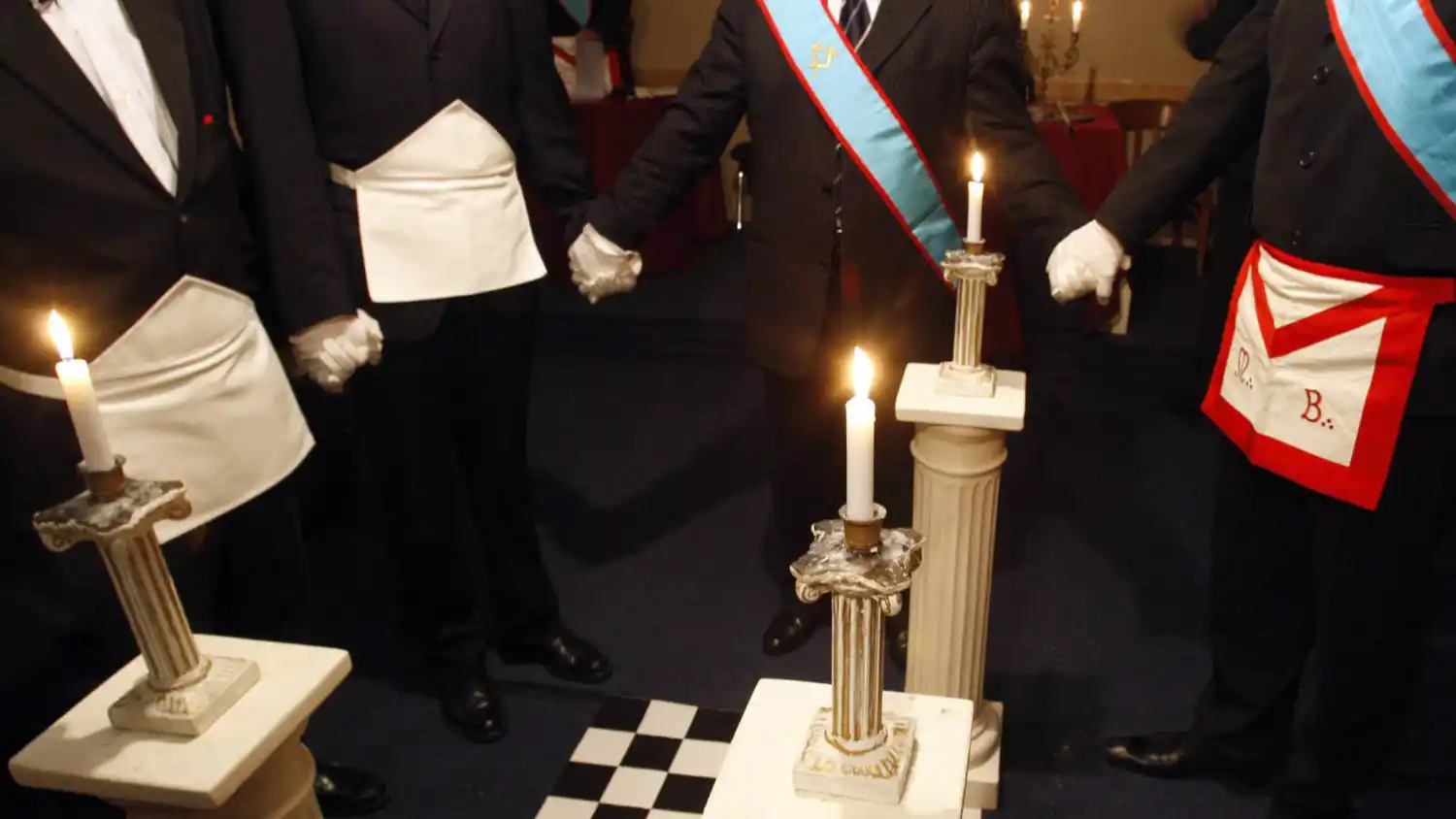 De sociedades secretas y no tanto