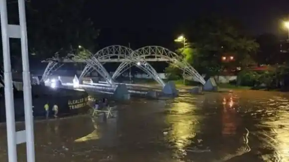 ¡POR LA ONDA TROPICAL 43! Reportan 125 viviendas afectadas en zonas de Aragua