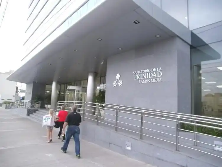 Le dieron el alta al bebé que había sido arrojado por la ventanilla de un auto