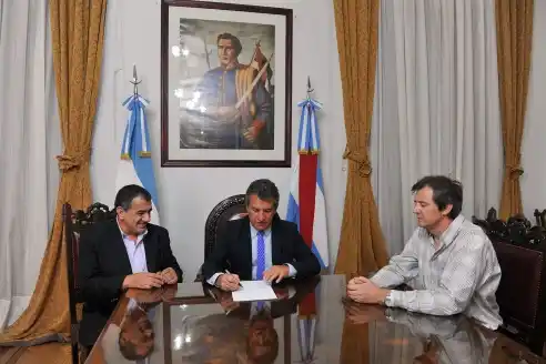 Urribarri promulgó la ley de prohibición de prostíbulos en Entre Ríos