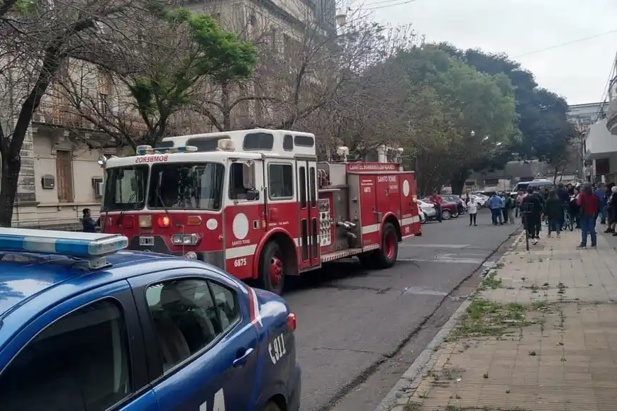 Personal de Bomberos Zapadores logró extinguir el foco ígneo.