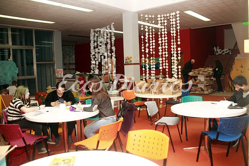 Tasa para ayudar a las bibliotecas