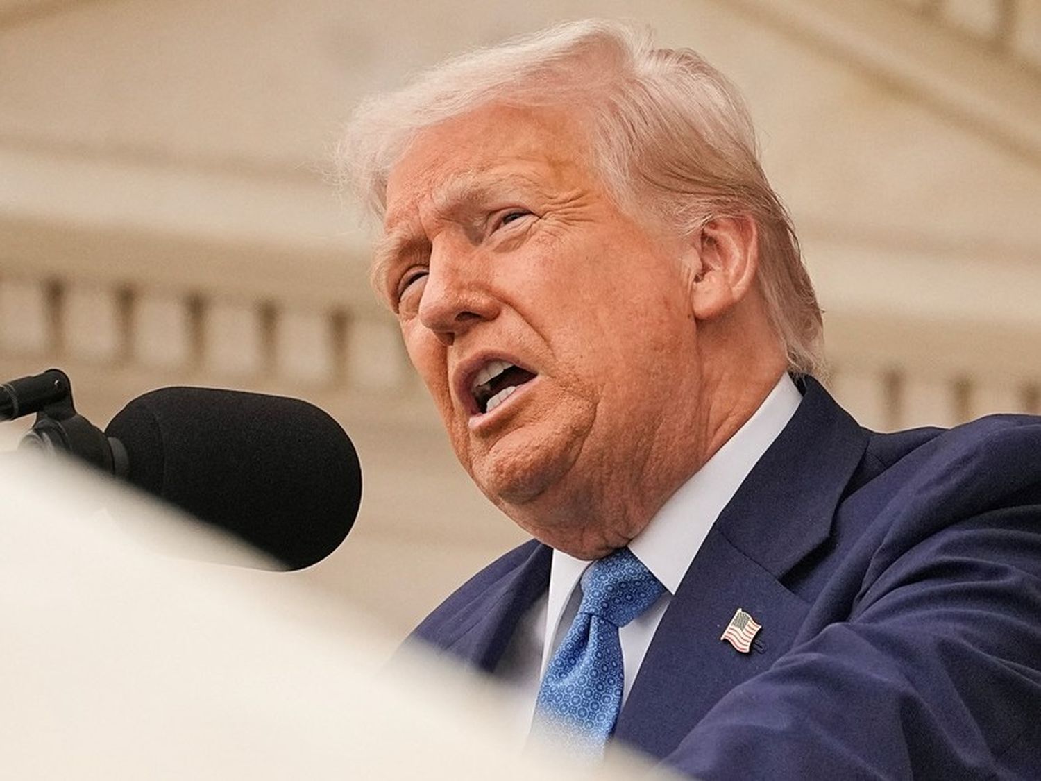 Nuevo golpe de Trump a Harvard: pondrá fin a todos los contratos del gobierno con la universidad