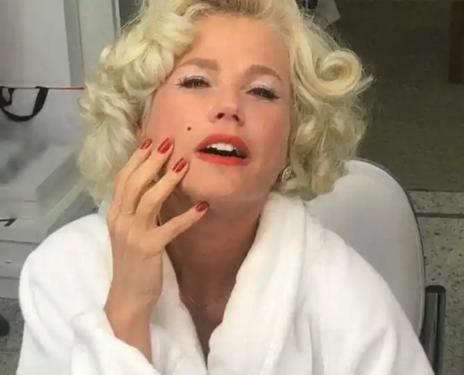 Xuxa jugó a ser Marilyn Monroe y se llevó la ovación del público