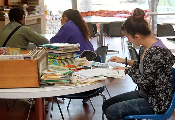 Presentación de libros para docentes y padres