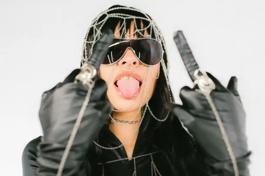 Cazzu estrenó "Nena Trampa" y anunció una gira por Latinoamérica, España y Estados Unidos