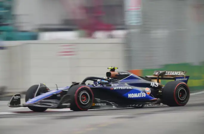 Franco Colapinto quedó en la posición 16 en la segunda prueba en Singapur