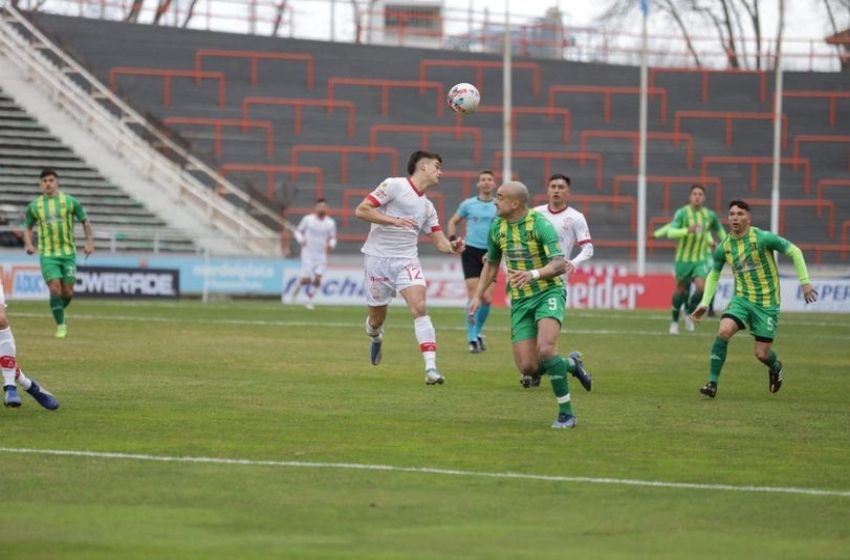 Aldosivi enfrenta a Godoy Cruz en una "final" por el descenso