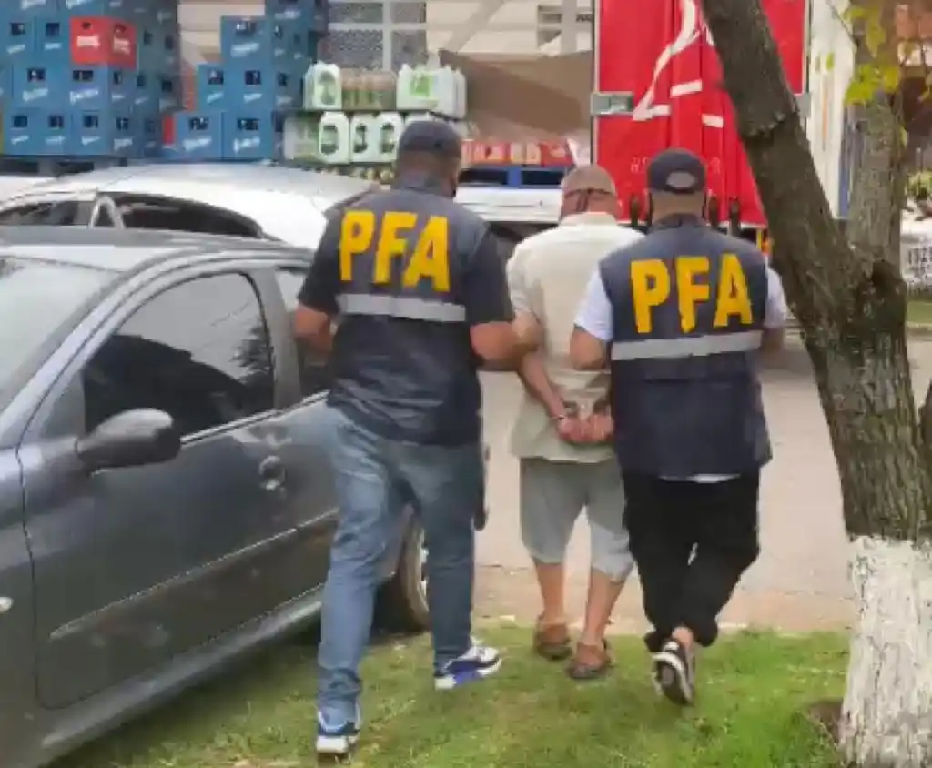 Ezeiza: Se hacía pasar por policía y era ladrón de autos y pirata del asfalto