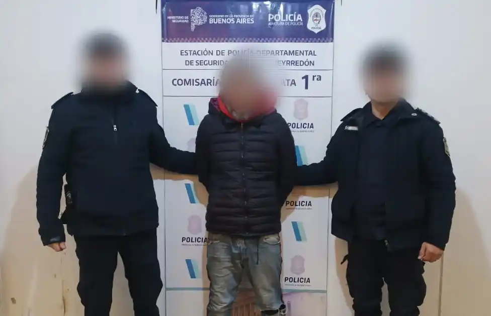 En poder del detenido se secuestraron, entre otros elementos, una sierrita.