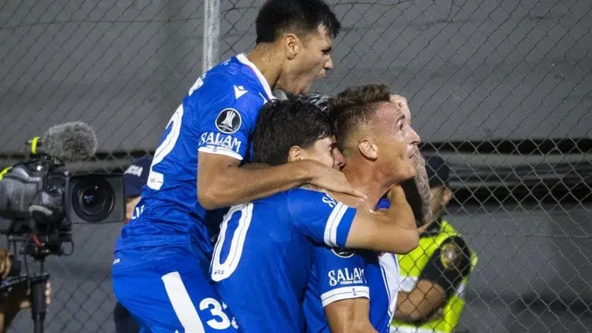 Vélez goleó a Olimpia en Asunción y se afianza en la cima del grupo H