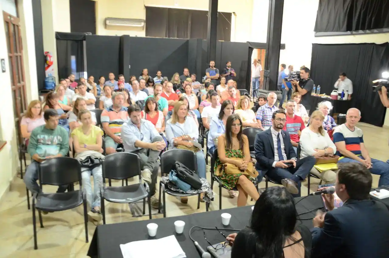 Primera charla “Camino hacia la adopción” en la ciudad
