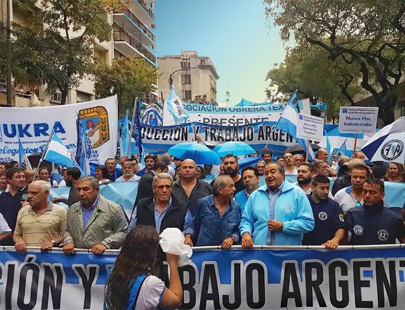 La CGT marcha contra "la inflación intolerable" pero deslinda al Gobierno de toda responsabilidad