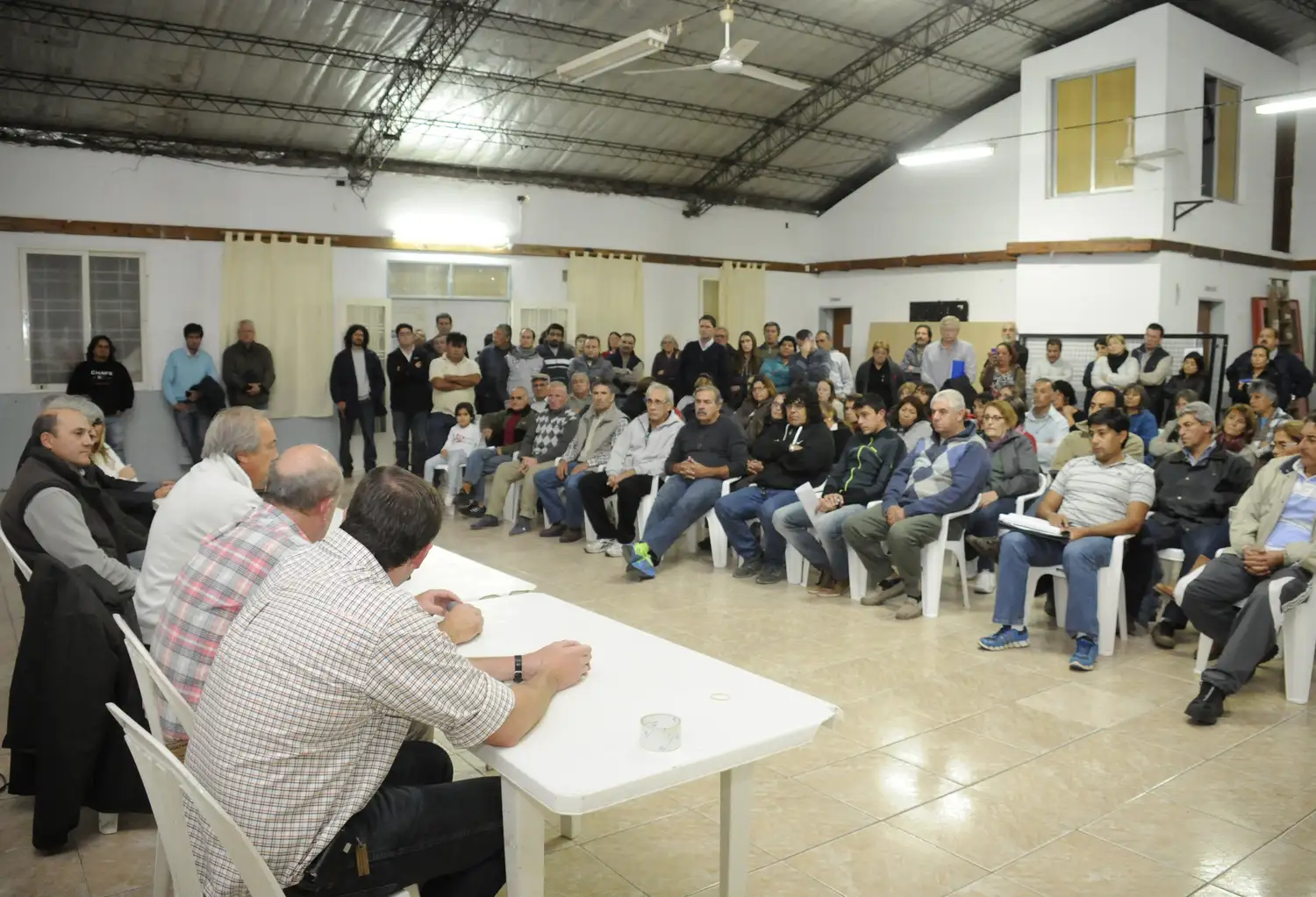Vecinos reclamaron por la red de cloacas