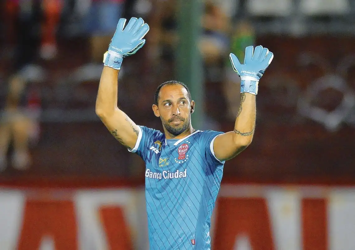 Huracán prolonga la incertidumbre por Díaz