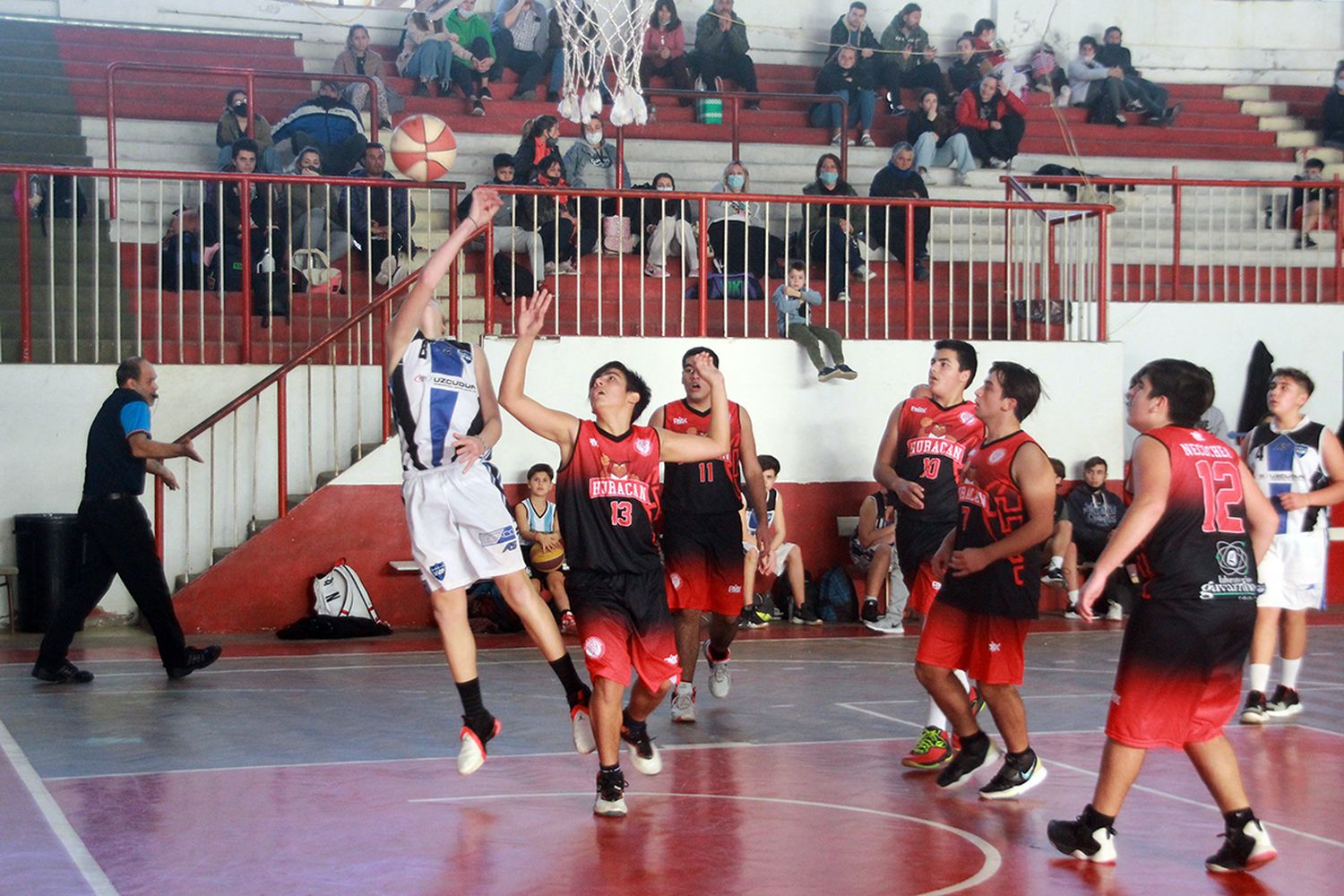 Se realizará un torneo de Maxi Básquet en el Club Huracán