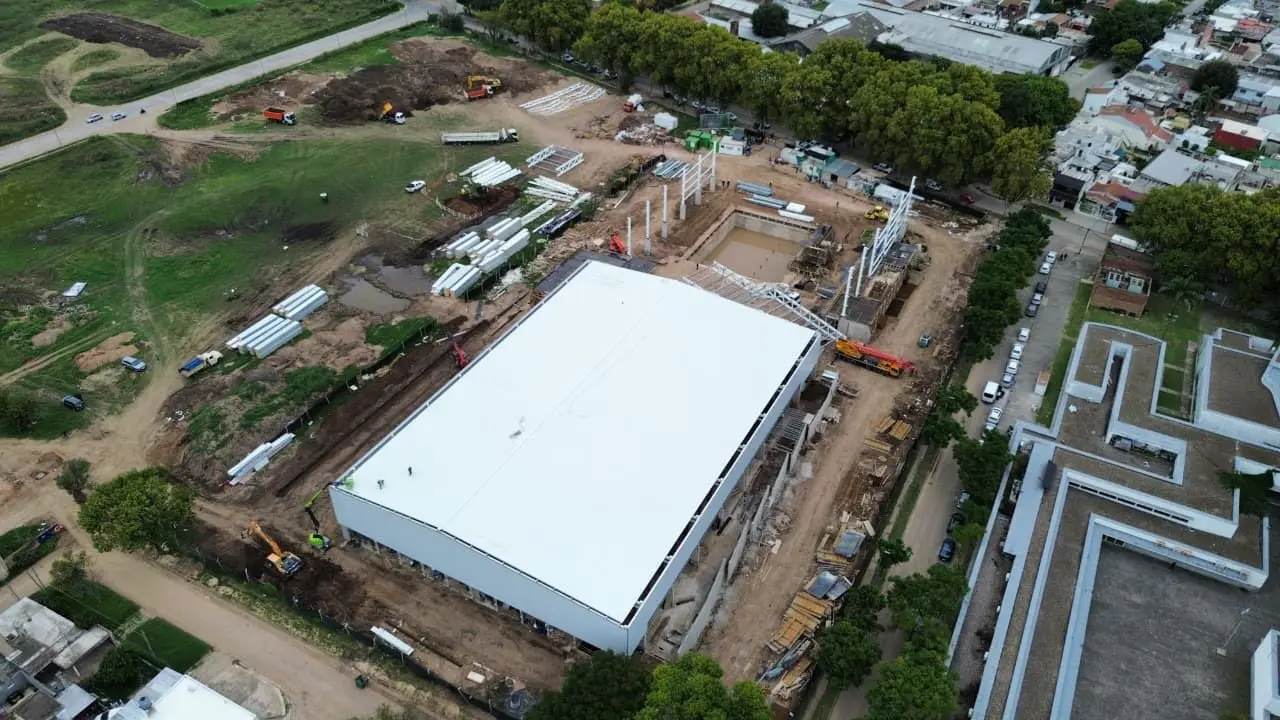 Avanza la construcción del Centro Acuático Provincial para los Juegos Suramericanos